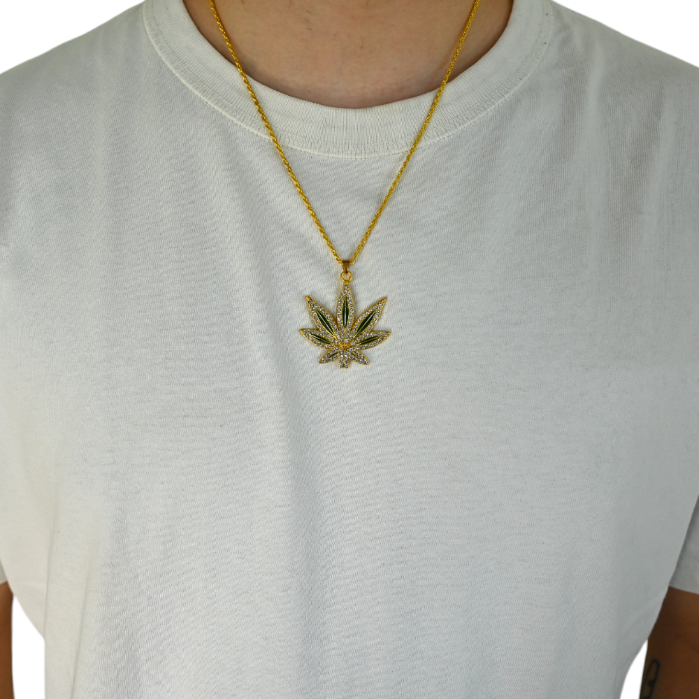 Collier Pendentif Feuille de Cannabis Doré