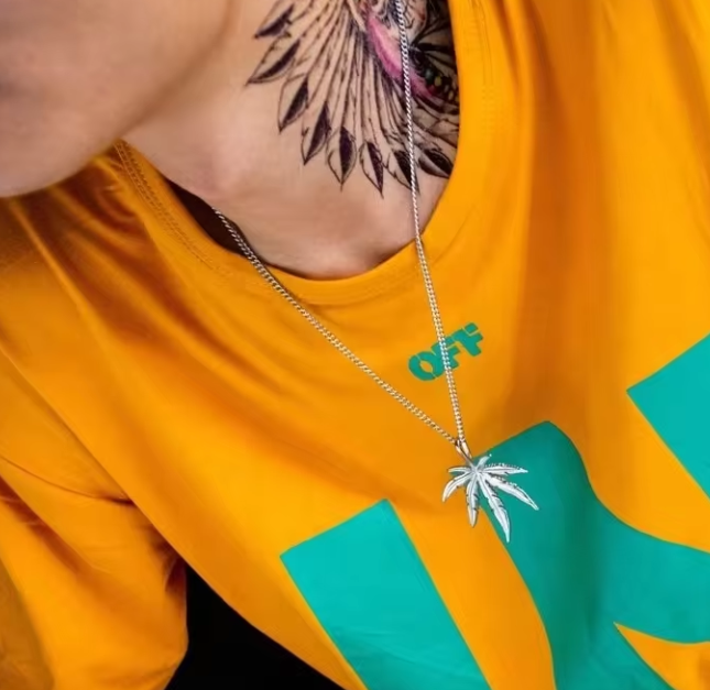 Collier Feuille de Cannabis Argent
